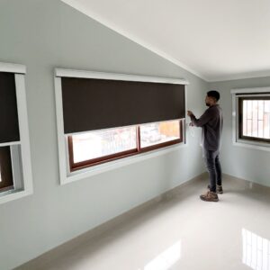 Cortinas Roller con perfiles laterales